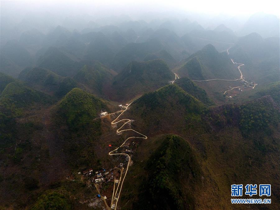 （壯麗70年·奮斗新時代——共和國發(fā)展成就巡禮）（10）人暢其行、貨暢其流——共和國交通運(yùn)輸業(yè)發(fā)展成就巡禮